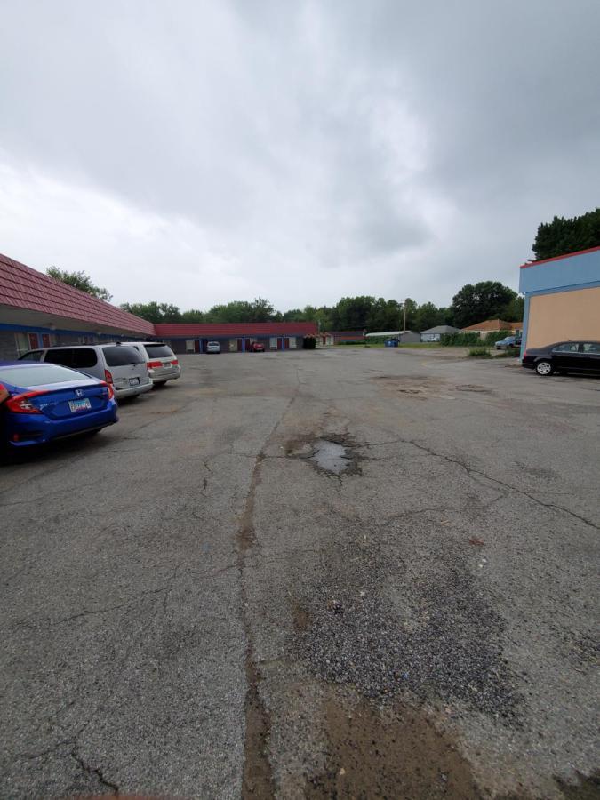 Gray Plaza Motel West Frankfort Esterno foto