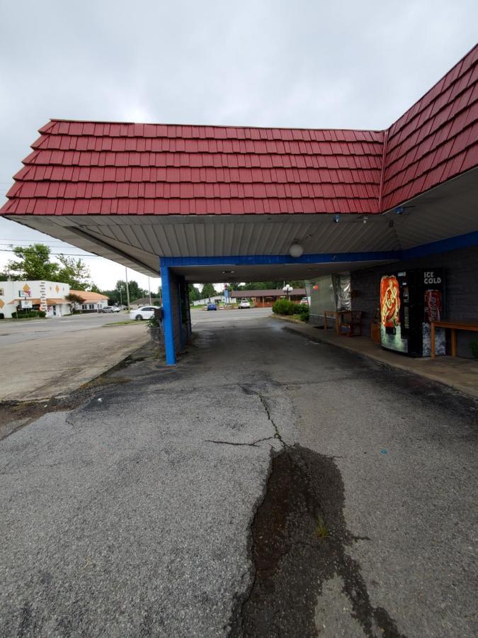 Gray Plaza Motel West Frankfort Esterno foto