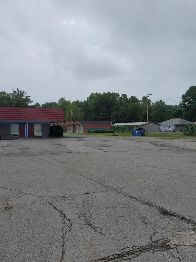 Gray Plaza Motel West Frankfort Esterno foto