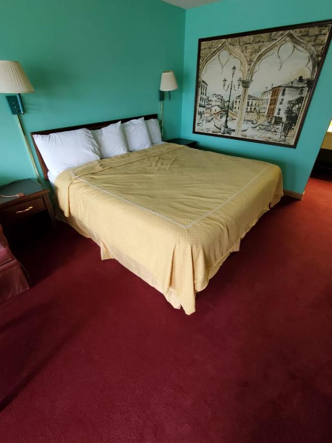 Gray Plaza Motel West Frankfort Esterno foto