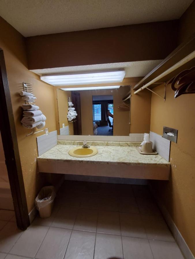 Gray Plaza Motel West Frankfort Esterno foto