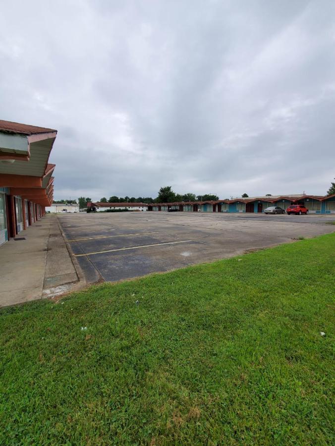 Gray Plaza Motel West Frankfort Esterno foto