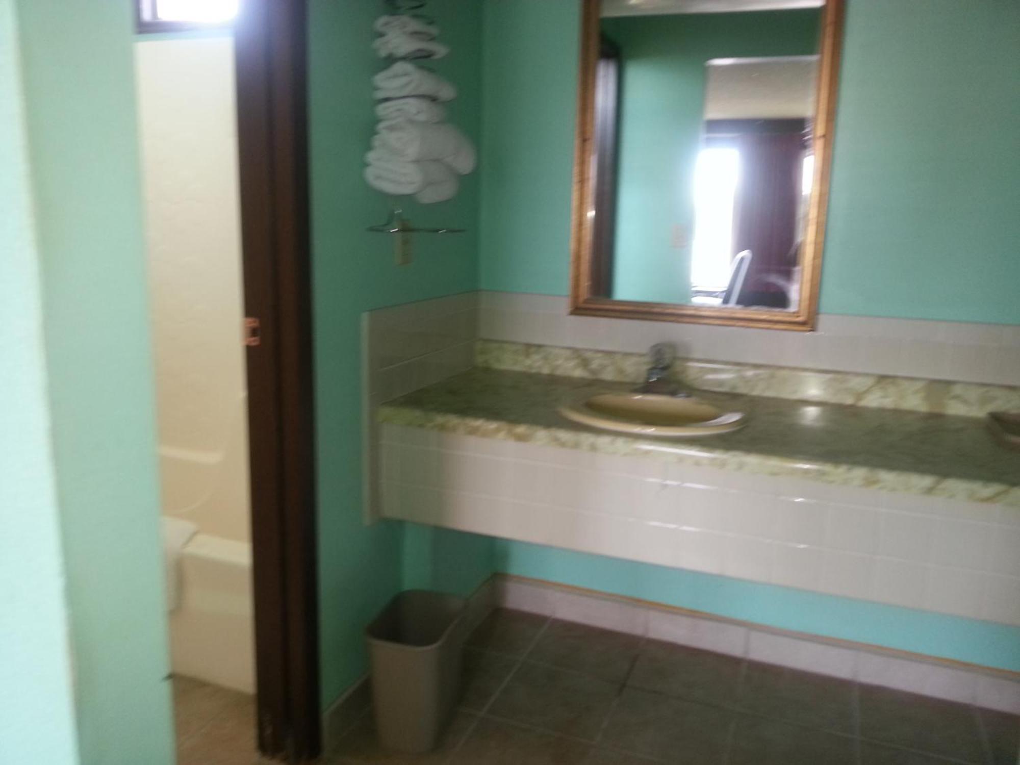 Gray Plaza Motel West Frankfort Esterno foto