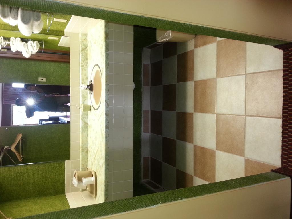 Gray Plaza Motel West Frankfort Esterno foto